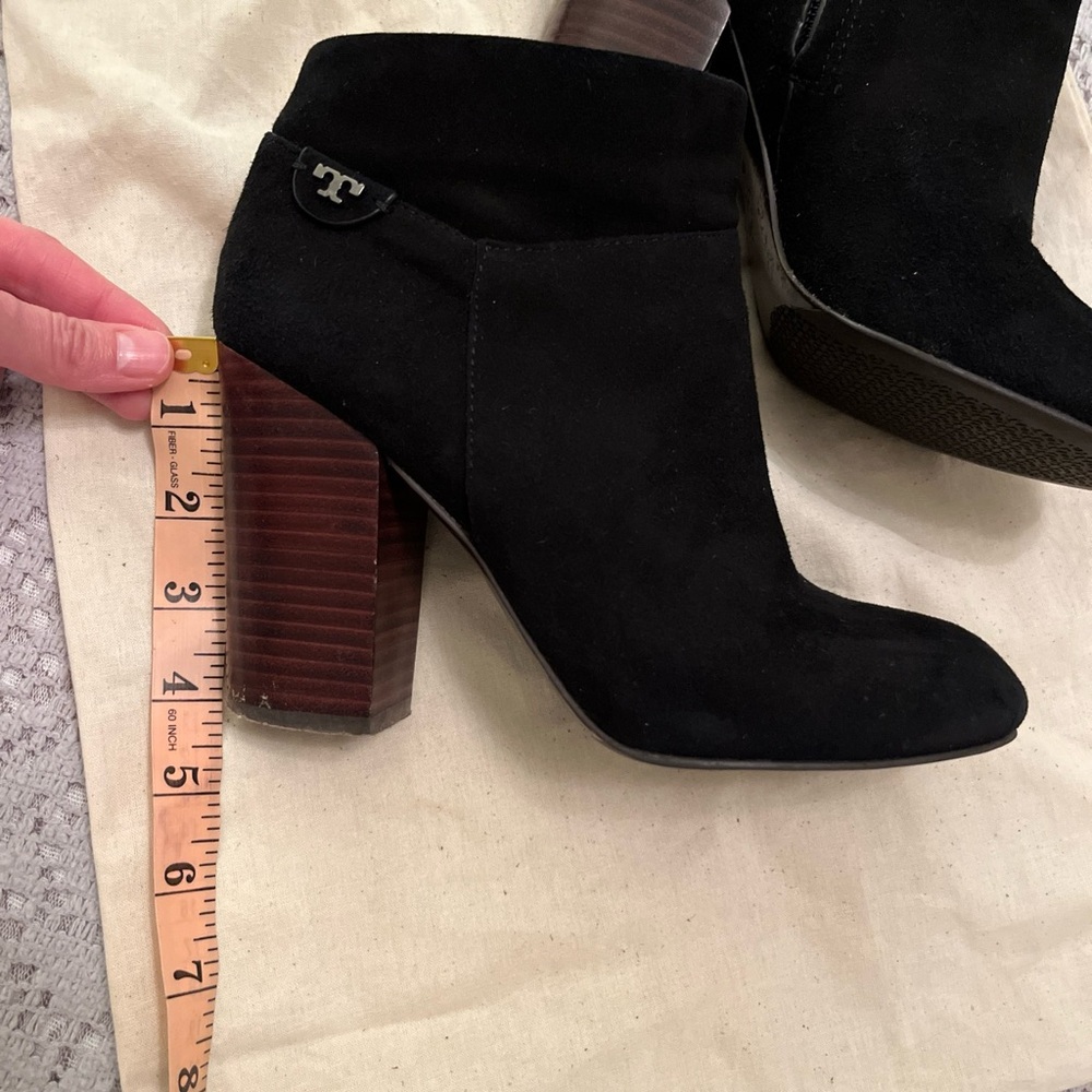 Tory Burch Fulton black suede ankle boots booties size 8 - Picture 13 of 13